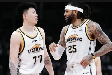 在线娱乐-莫兰德与张镇麟打趣：你为了和老婆在大城市上海选择了抛弃我